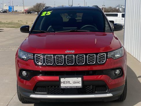 Used 2025 Jeep Compass Limited AWD/4WD image 2