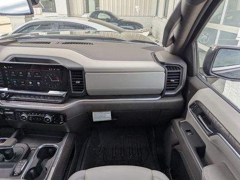 New 2025 GMC Sierra 1500 SLT w/ SLT Premium Package image 4