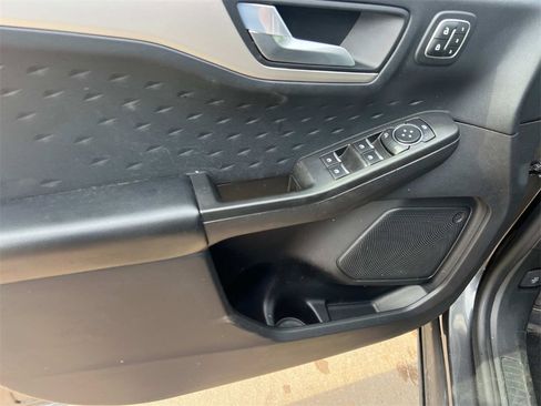 Used 2020 Ford Escape SEL image 10