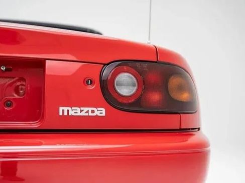 Used 1990 MAZDA MX-5 Miata RWD image 10
