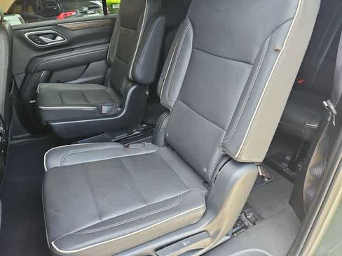 Used 2023 Chevrolet Suburban Premier AWD/4WD image 40