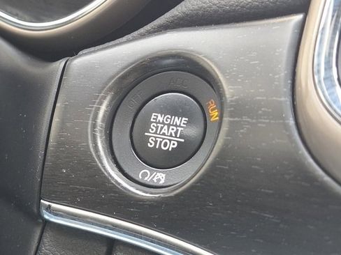 Used 2017 Jeep Grand Cherokee Limited w/ Luxury Group II image 19