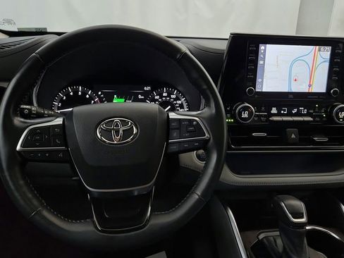 Used 2021 Toyota Highlander Limited AWD/4WD image 29