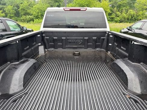 Used 2025 Chevrolet Silverado 2500 LT w/ Convenience Package AWD/4WD image 9