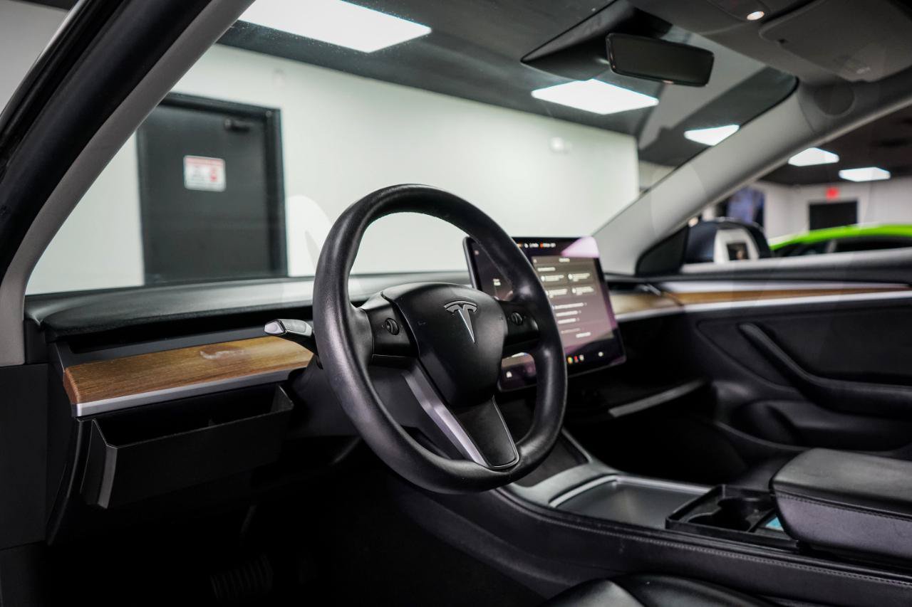 Used 2023 Tesla Model 3 Standard Range RWD image 9