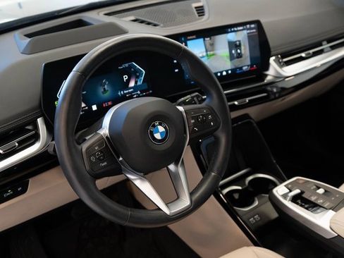 Used 2024 BMW X1 xDrive28i w/ Technology Package image 3