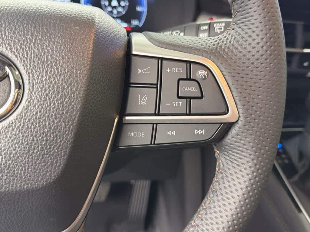 Certified 2026 Toyota Sienna Limited FWD image 28