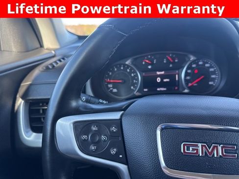 Used 2024 GMC Terrain SLT image 12