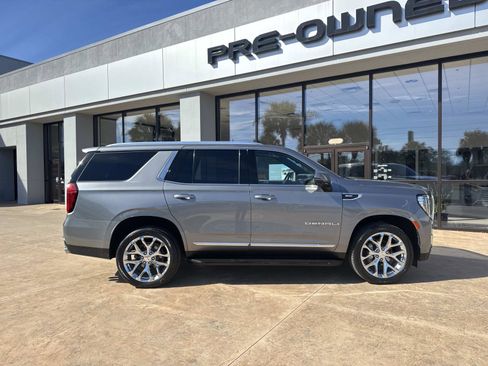 Used 2021 GMC Yukon Denali image 2