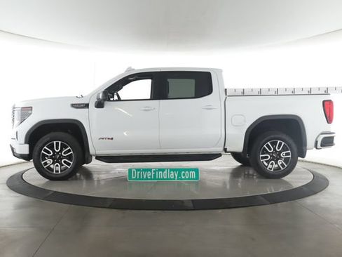Used 2023 GMC Sierra 1500 AT4 w/ AT4 Premium Package AWD/4WD image 9