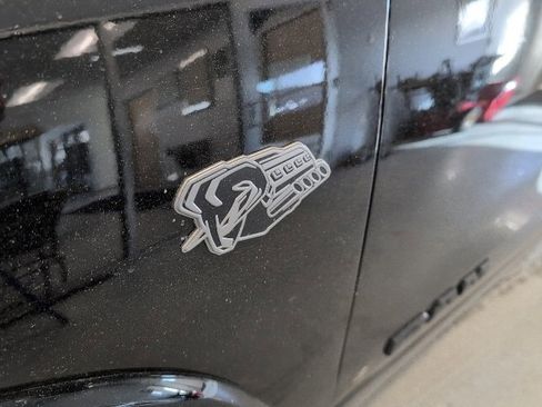 New 2026 RAM 1500 4x4 Crew Cab image 2