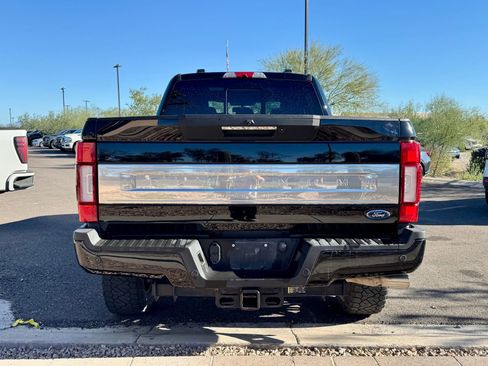 Used 2022 Ford F350 Platinum image 5