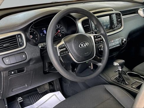 Used 2020 Kia Sorento L FWD image 14