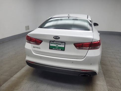 Used 2018 Kia Optima LX w/ 17" Alloy Wheels Package FWD image 7