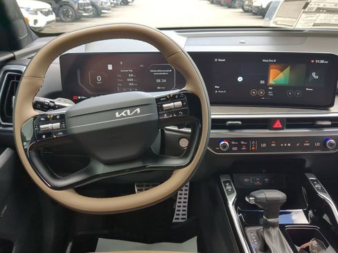 New 2026 Kia Sorento SX Prestige w/ Olive Brown Leather Package image 13