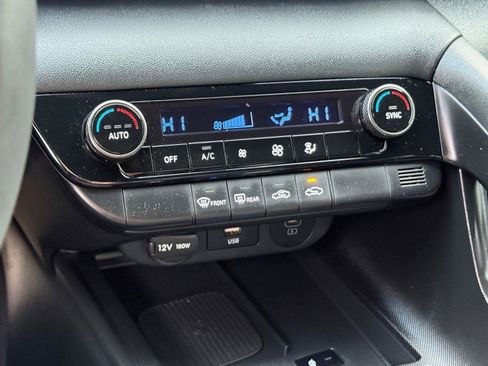 Used 2025 Hyundai Elantra Sport image 25