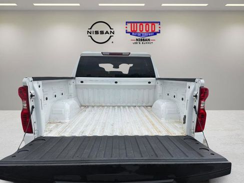 Used 2022 Chevrolet Silverado 1500 LT AWD/4WD image 22