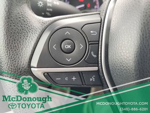 Certified 2022 Toyota Camry LE image 31