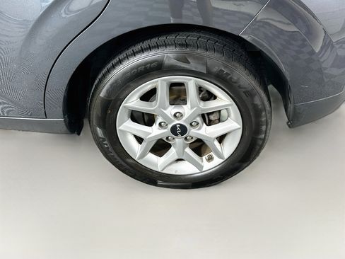 Used 2025 Kia Soul LX w/ LX Technology Package FWD image 11