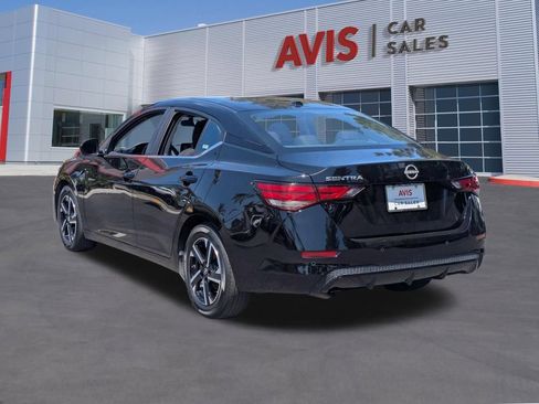 Used 2025 Nissan Sentra SV FWD image 9