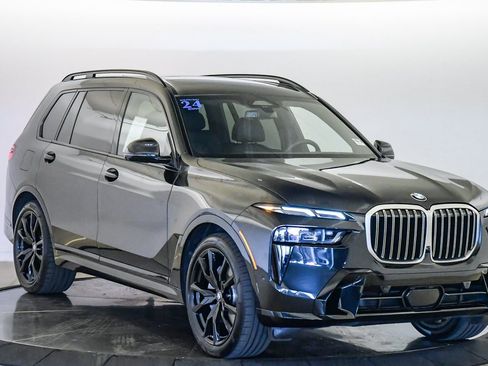 Used 2024 BMW X7 xDrive40i w/ M Sport Package AWD/4WD image 5