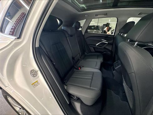 Used 2025 Audi Q5 Premium AWD/4WD image 28