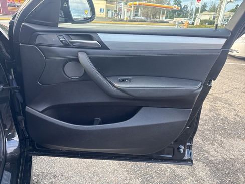 Used 2018 BMW X4 M40i image 26