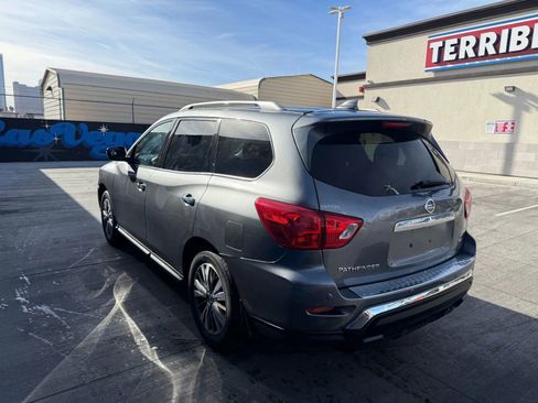 Used 2020 Nissan Pathfinder SV image 6