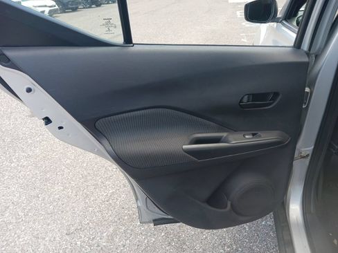 Used 2020 Nissan Kicks S FWD image 14