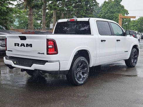 New 2026 RAM 1500 4x4 Crew Cab image 7