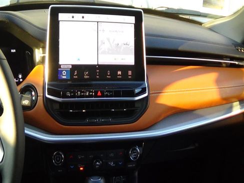 Certified 2025 Jeep Compass Limited w/ Elite Group image 19