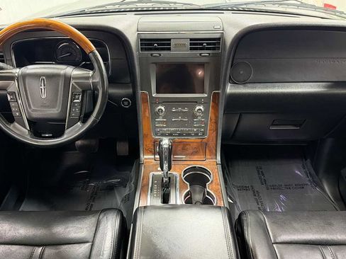 Used 2016 Lincoln Navigator Select AWD/4WD image 28