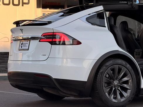 Used 2019 Tesla Model X 75D AWD/4WD image 10