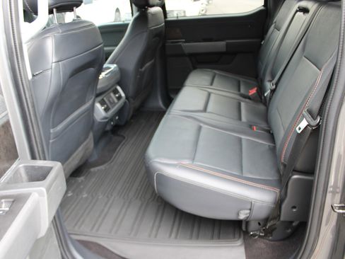 Used 2021 Ford F150 Lariat w/ Tow Technology Package image 13