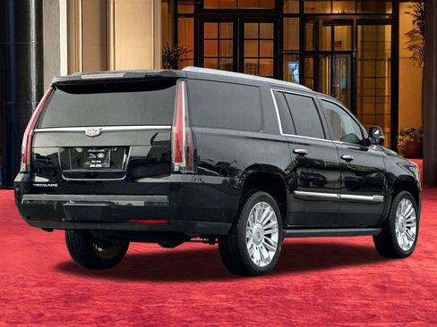 Used 2017 Cadillac Escalade ESV Platinum image 10