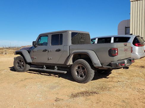 Used 2021 Jeep Gladiator Rubicon image 3