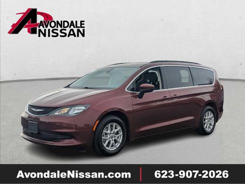 Used 2021 Chrysler Voyager Lxi image 1
