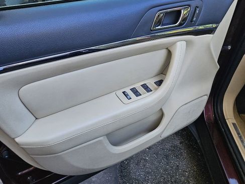 Used 2009 Lincoln MKS FWD image 5
