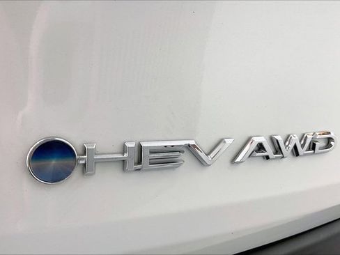 Used 2025 Toyota Sienna XLE image 33