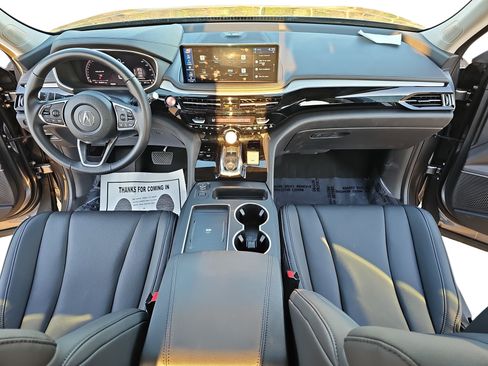 Used 2025 Acura MDX SH-AWD image 9