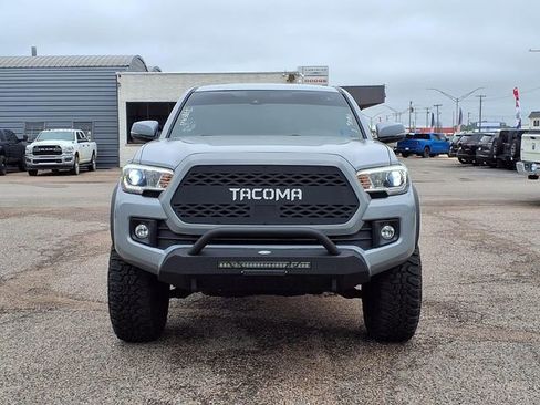 Used 2019 Toyota Tacoma TRD Off-Road AWD/4WD image 25