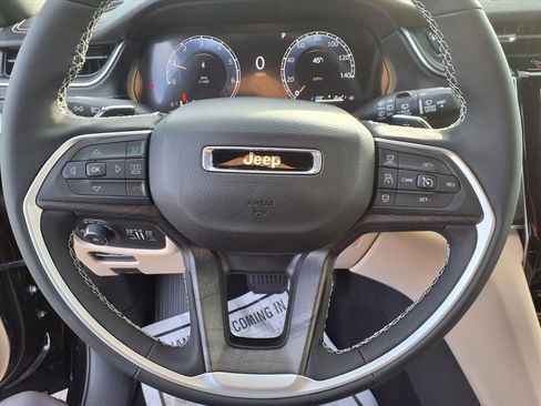 New 2025 Jeep Grand Cherokee Limited w/ Black Appearance Package AWD/4WD image 13