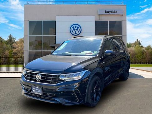 Certified 2023 Volkswagen Tiguan SE R-Line image 4