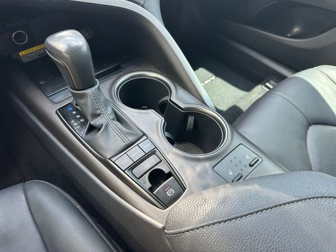 Used 2021 Toyota Camry XSE FWD image 15