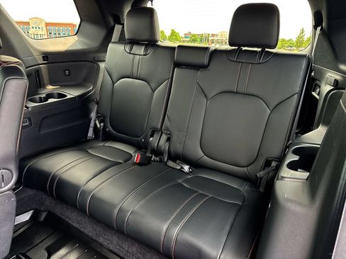 Used 2024 Honda Pilot TrailSport image 23