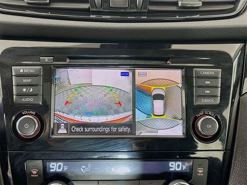 Used 2022 Nissan Rogue Sport SL w/ Premium Package image 14