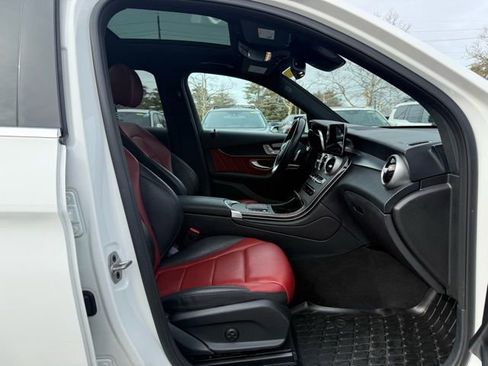 Used 2022 Mercedes-Benz GLC 300 4MATIC image 33