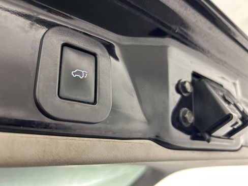 Used 2015 Toyota Sienna SE Premium image 37