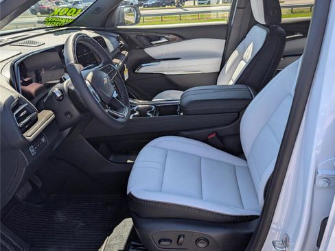 New 2026 Chevrolet Traverse High Country AWD/4WD image 13