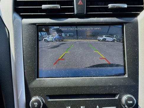 Used 2015 Ford Fusion SE w/ Equipment Group 202A FWD image 15
